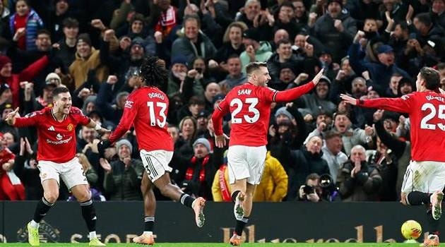 Trận đấu giữa Man Utd và Wolves tại Old Trafford