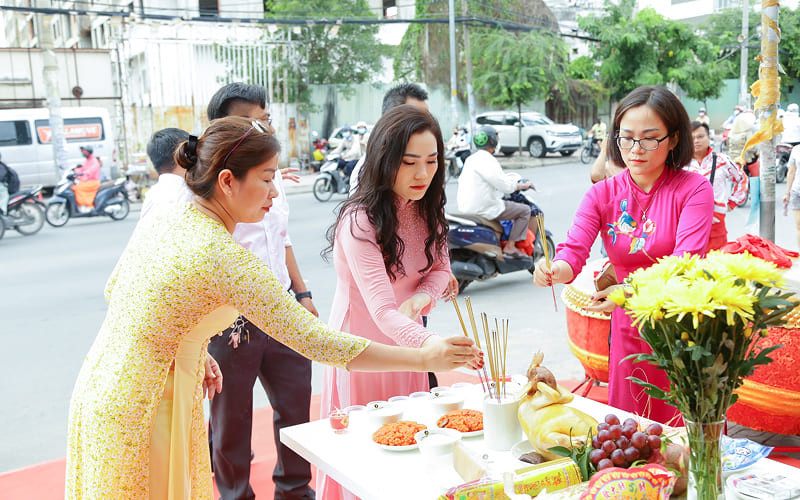 Các ngày giờ hoàng đạo tốt nhất để cúng đầu năm 2026