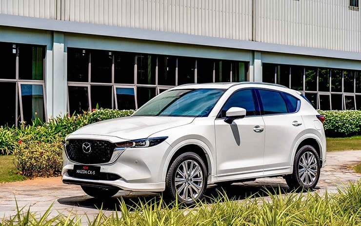 Cận cảnh đầu xe Mazda CX-5 2025