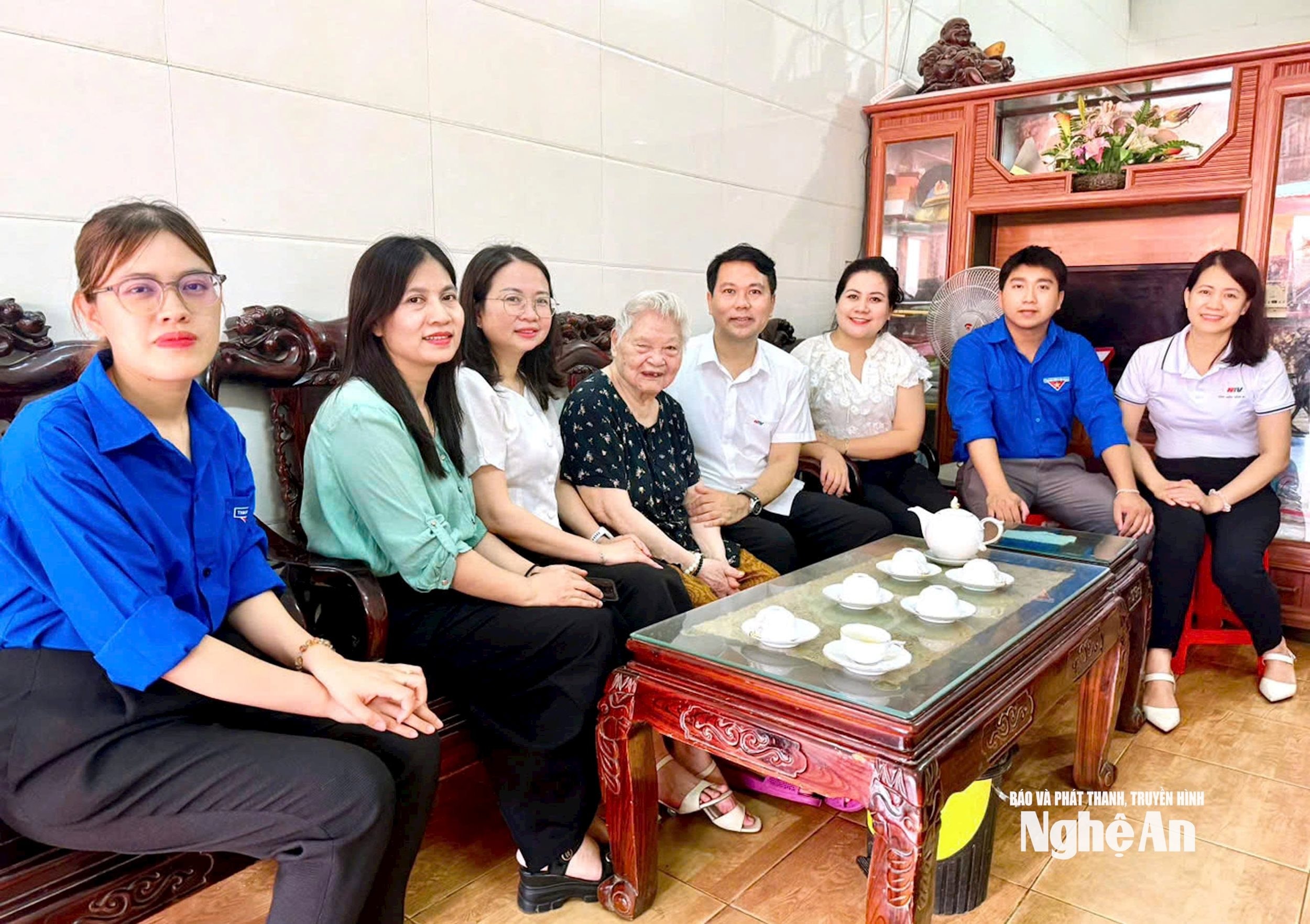bna_-me-oanh--ebb34ed578f6f0b03a08251246d93457.jpg