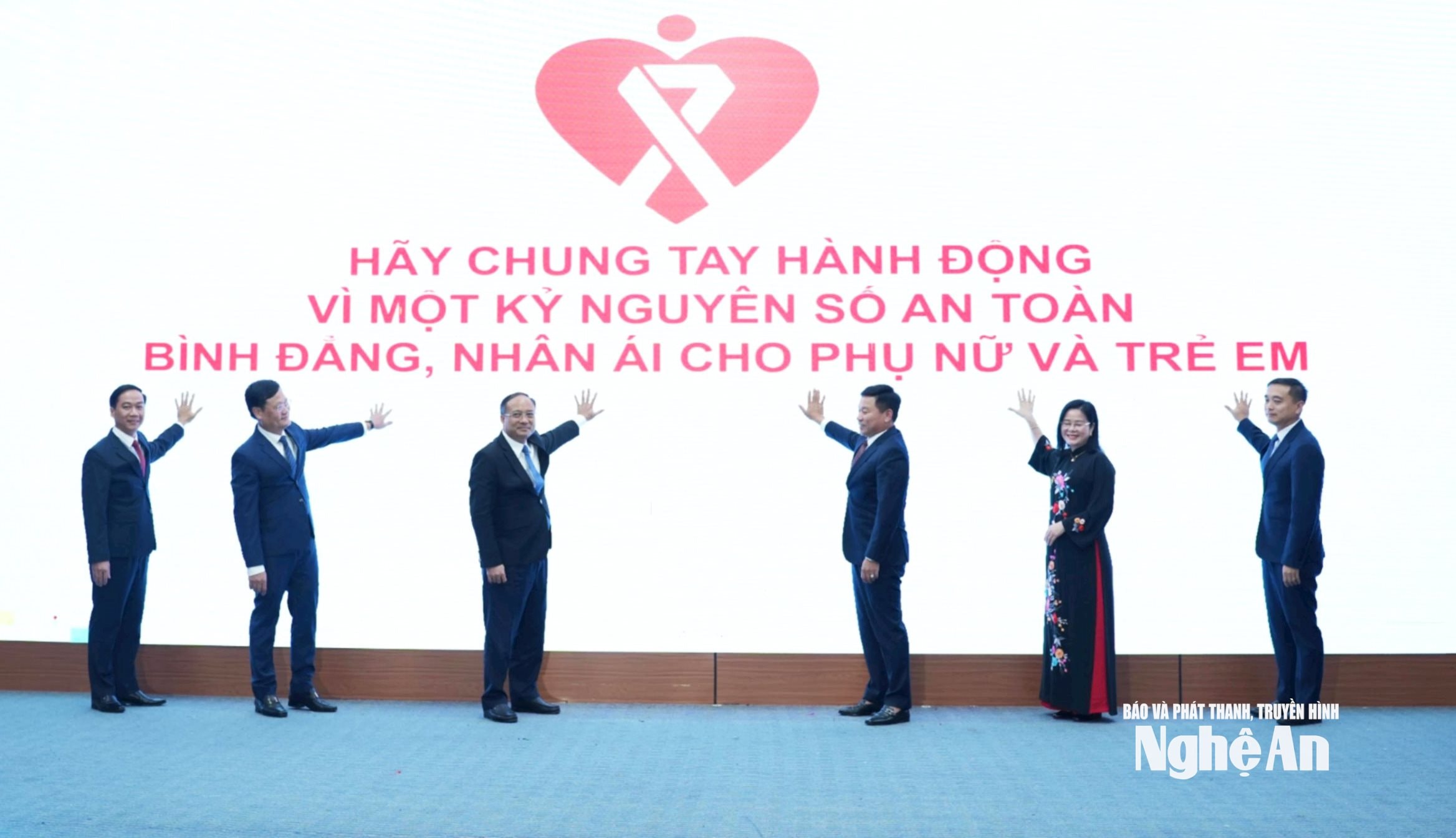 UBND tỉnh tổ chức Lễ phát động Tháng hành động vì bình đẳng giới và phòng ngừa, ứng phó với bạo lực trên cơ sở giới năm 2025. Ảnh: Thanh Nga