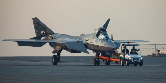 Tiêm kích Su-57 trong quá trình thử nghiệm động cơ mới.