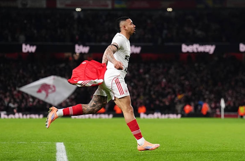 Gabriel Jesus ghi bàn ấn định tỷ số 4-1