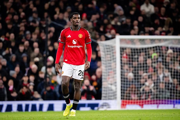 Ayden Heaven thi đấu chắc chắn và góp công vào bàn mở tỷ số của Manchester United.