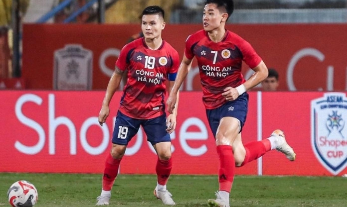 Đình Bắc và Quang Hải trong màu áo CAHN