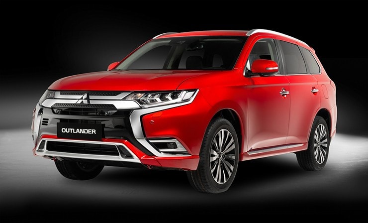 Cận cảnh phần đầu xe Mitsubishi Outlander