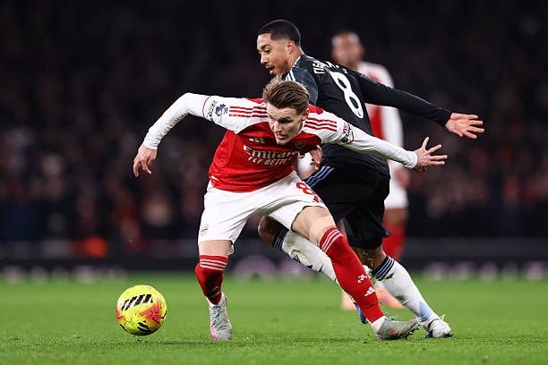 Tiền vệ Martin Odegaard liên tục tỏa sáng giúp Arsenal duy trì ngôi đầu