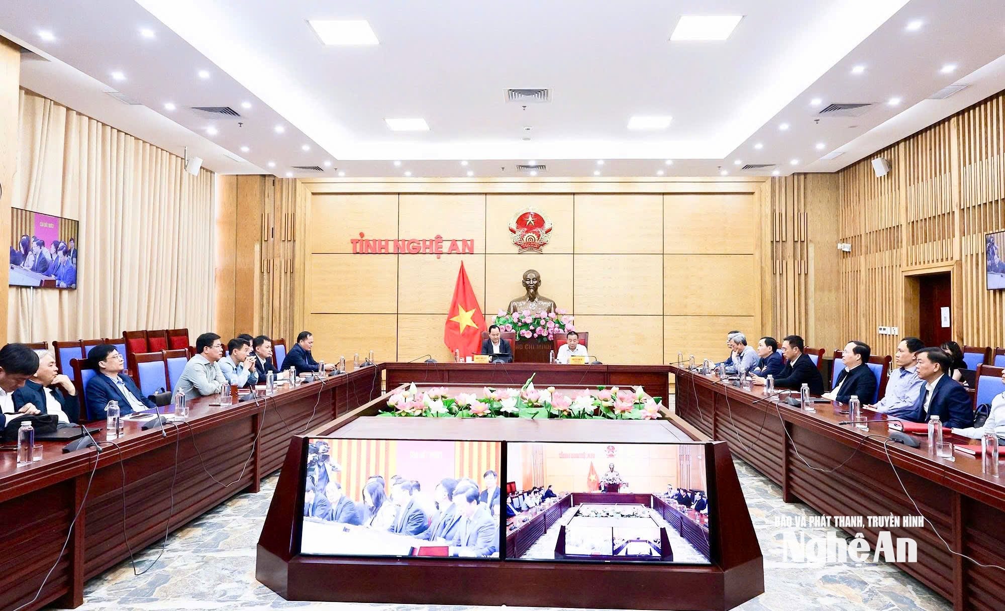 Toàn cảnh điểm cầu Nghệ An tham gia Hội nghị. Ảnh- Phú Hương