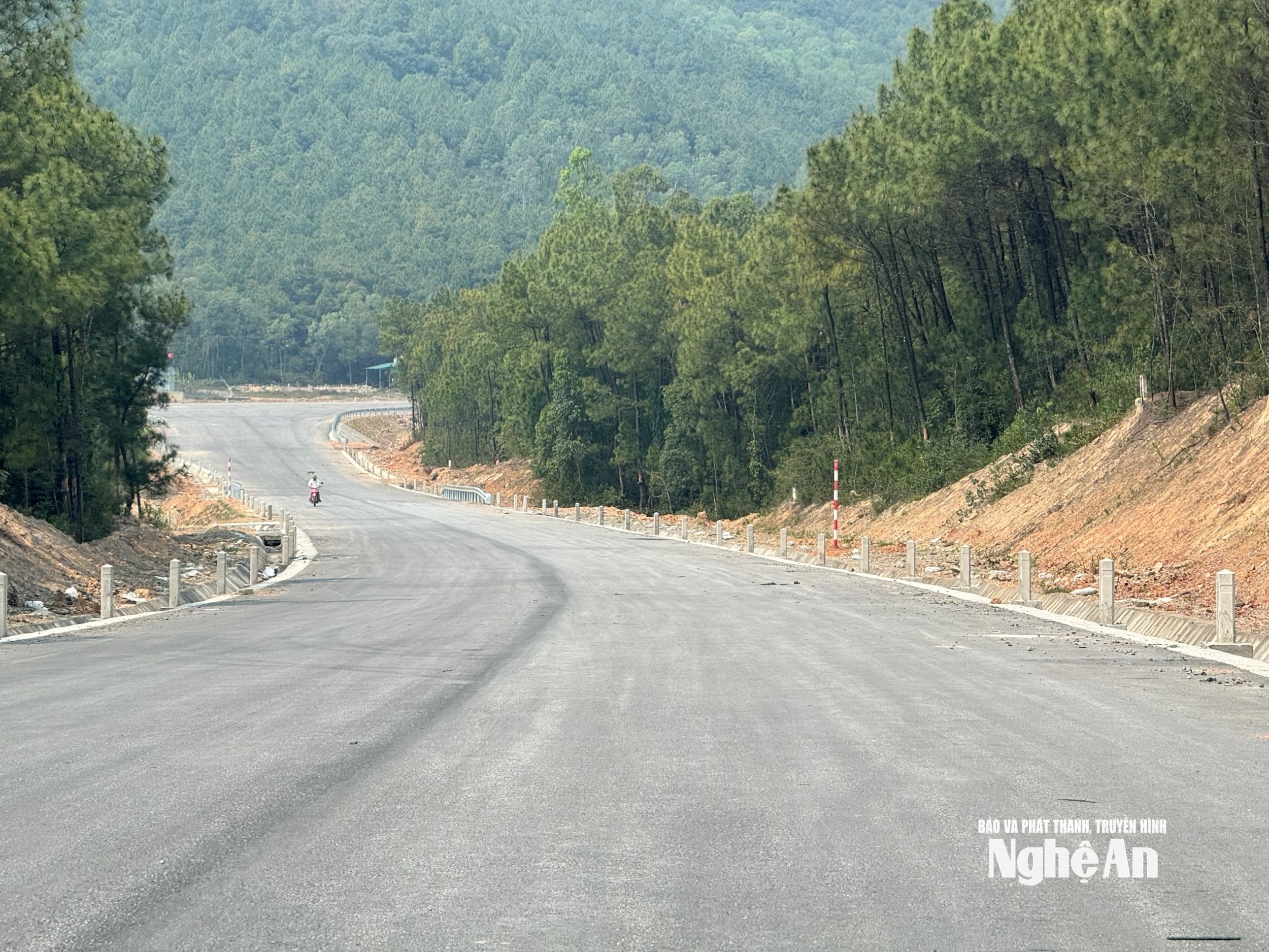  Hạ tầng đường xuống KCN Đông Hồi