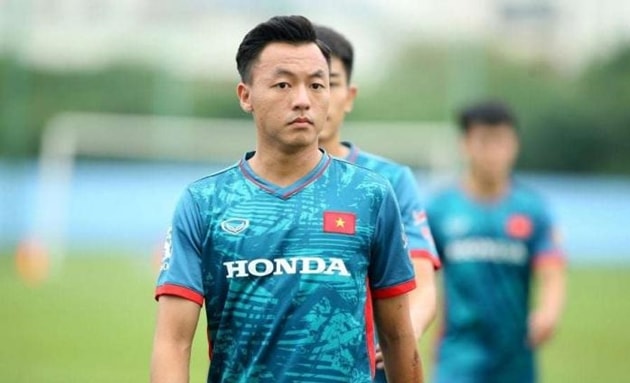 Tiền vệ Nguyễn Thái Sơn đang phải gánh vác quá nhiều trọng trách trong sơ đồ của HLV Kim Sang-sik.