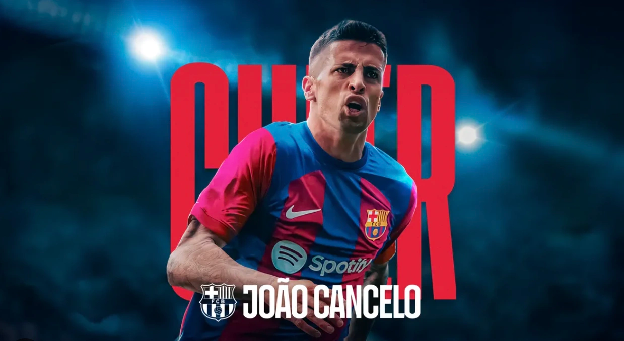 Joao Cancelo trong màu áo Barcelona mùa giải trước