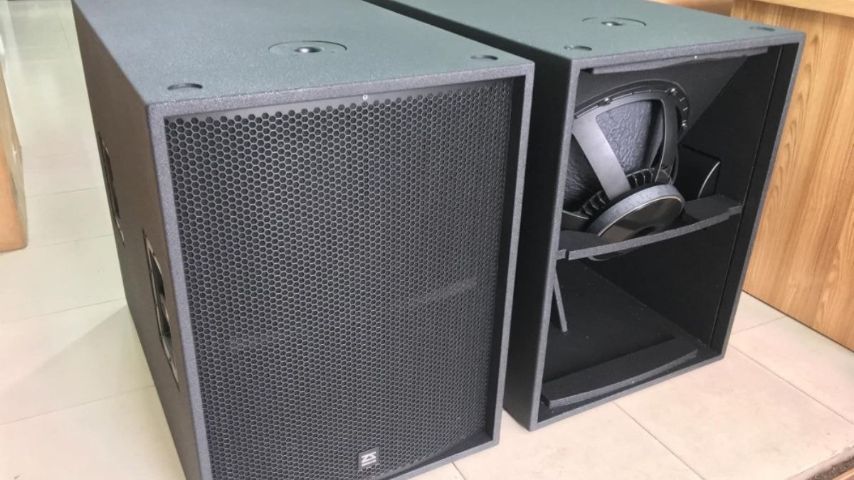 Nguyên lý hoạt động của loa sub hầm khi củ loa hướng xuống sàn tạo cộng hưởng.