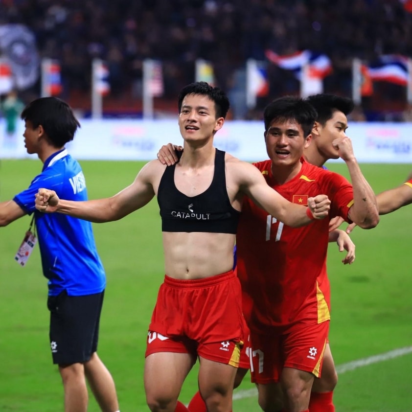Thanh Nhàn tập luyện cùng U23 Việt Nam