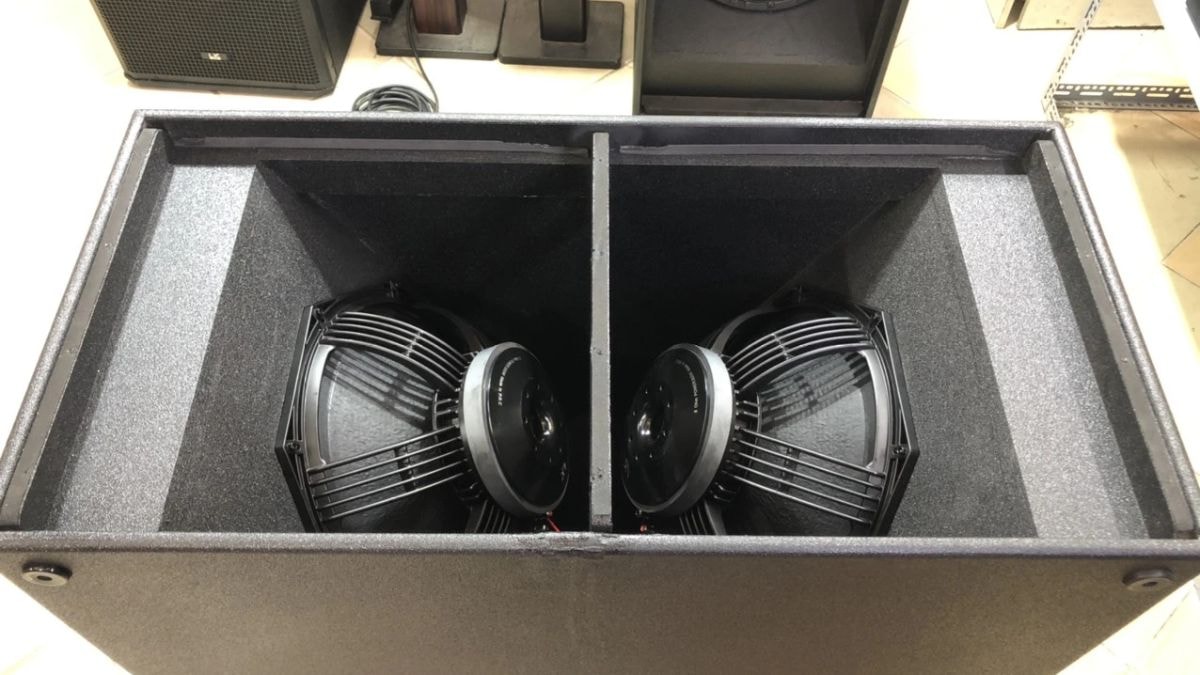 Cách kiểm tra thông số công suất và trở kháng khi chọn mua vỏ loa sub hầm.