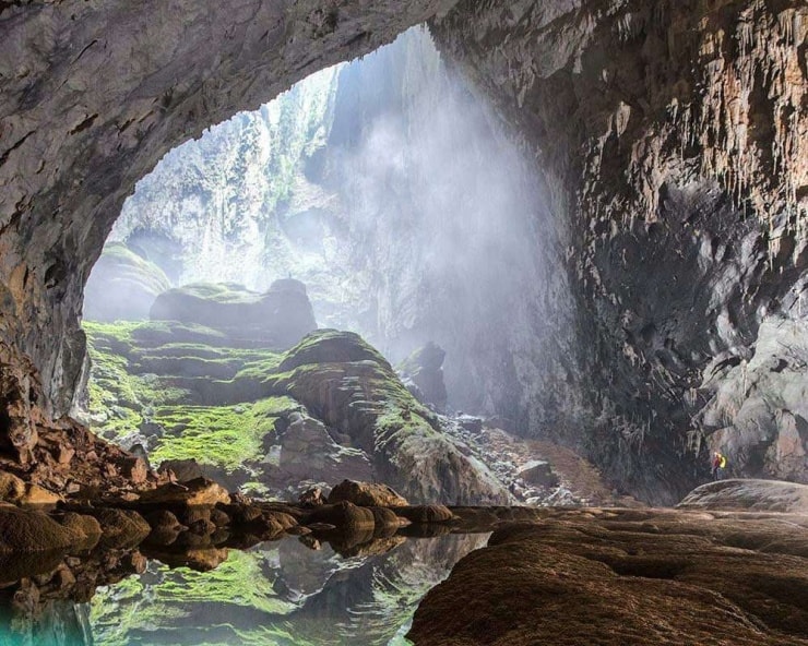 Hang Sơn Đoòng nằm trong vùng lõi Vườn Quốc gia Phong Nha-Kẻ Bàng. Ảnh: Oxalis Adventure