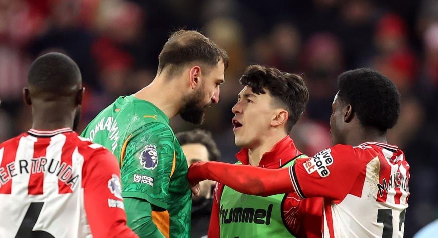 Thủ môn Gianluigi Donnarumma có ngày thi đấu xuất sắc giúp Man City giữ sạch lưới