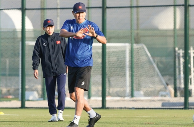 Thầy trò HLV Kim Sang Sik lên đường đến Jeddah để chuẩn bị cho VCK U23 châu Á 2026