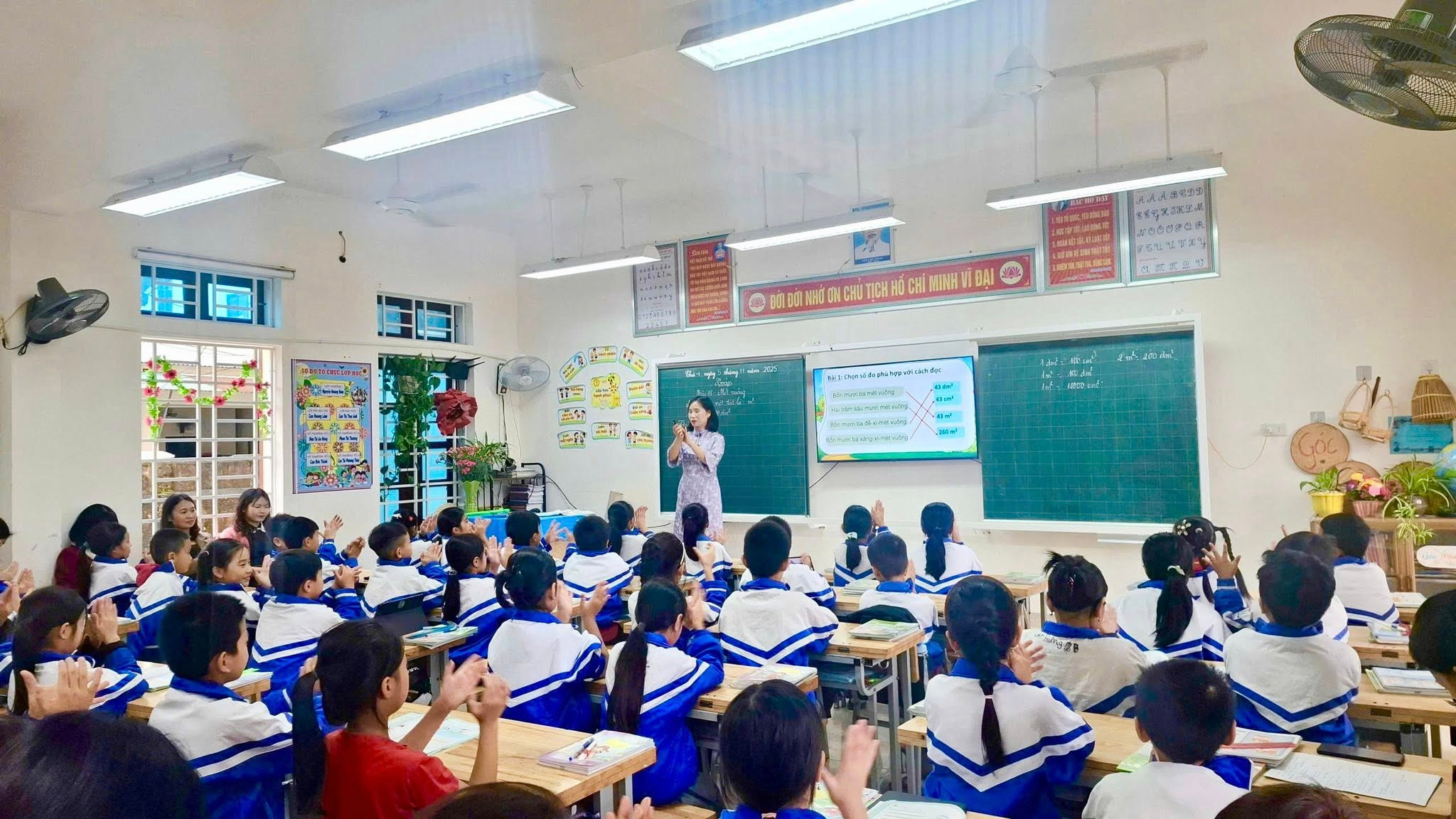 Giờ học của học sinh Trường Tiểu học Diễn Thành