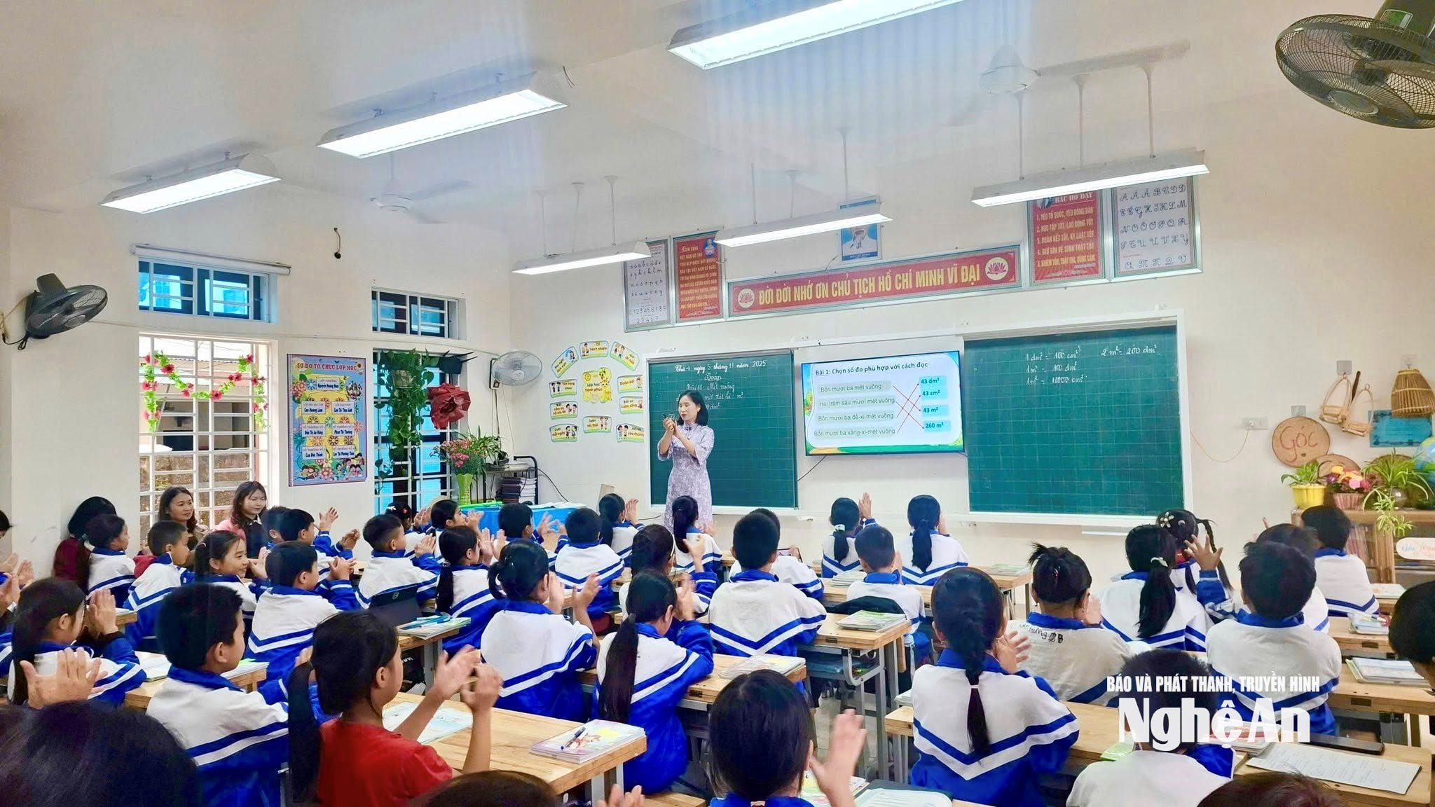 Giờ học của học sinh Trường Tiểu học Diễn Thành