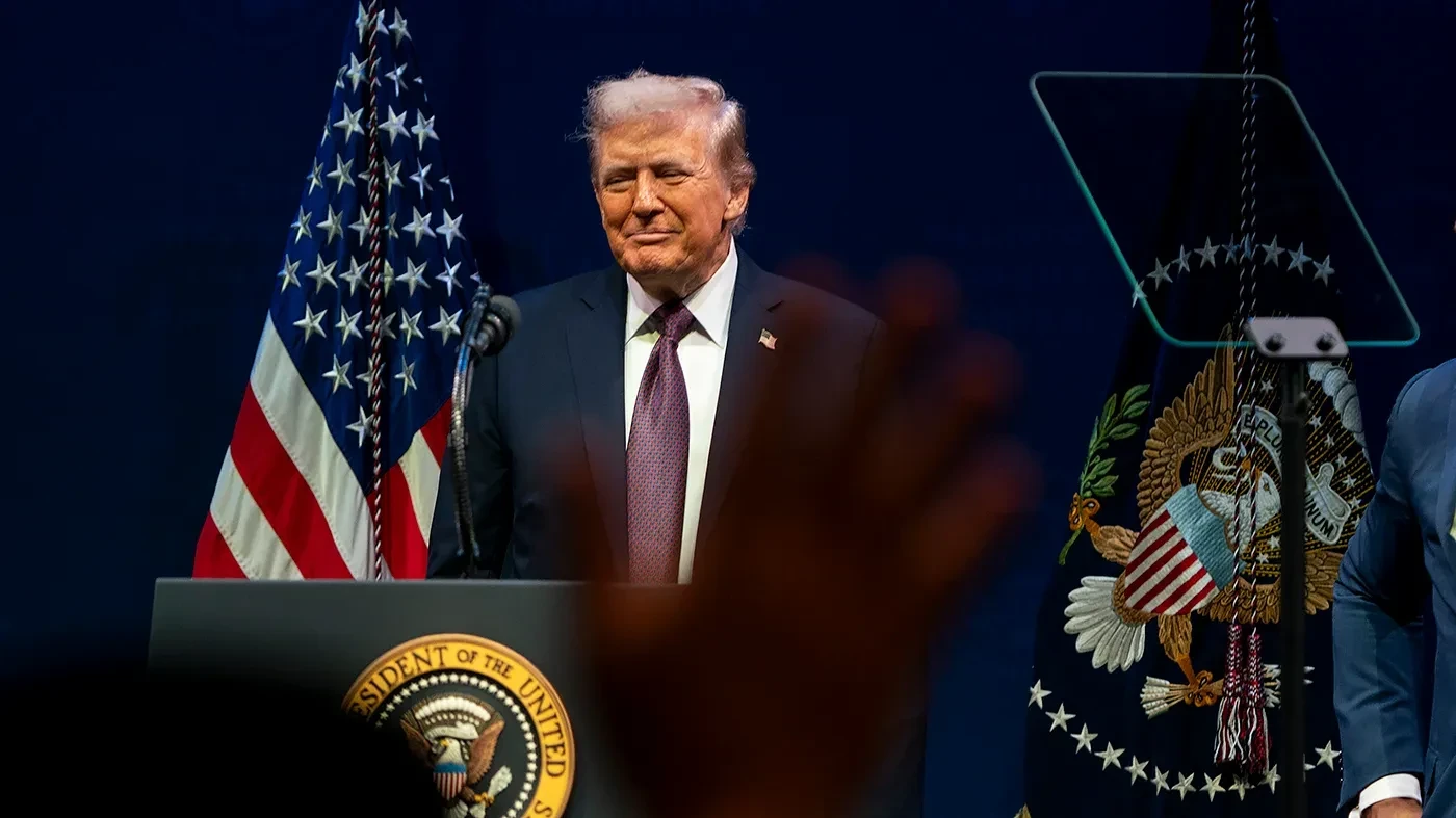 Tổng thống Trump chặn thương vụ HieFo mua mảng chip của Emcore vì an ninh quốc gia