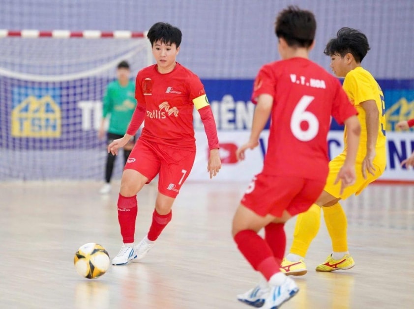 Tuyết Dung ghi bàn gỡ hòa cho Phong Phú Hà Nam