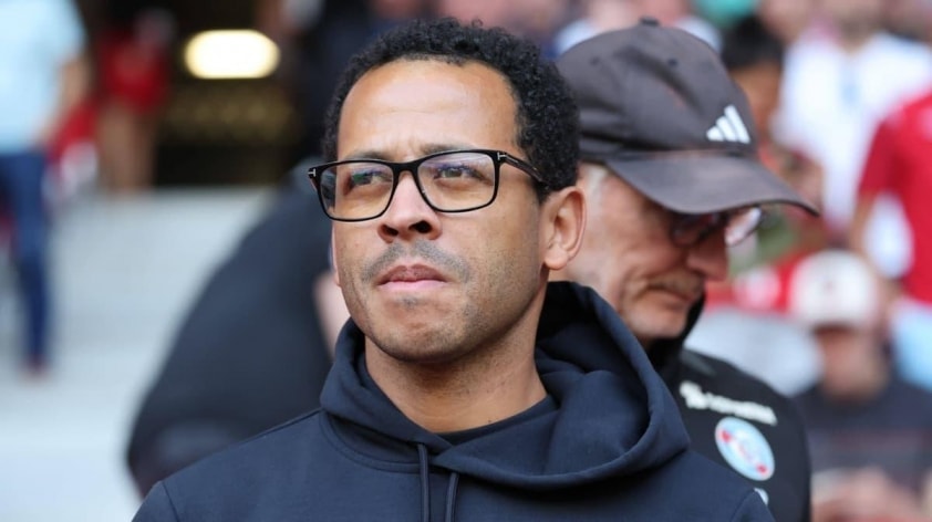 Liam Rosenior đang là ứng viên sáng giá nhất để ngồi vào chiếc ghế nóng tại Chelsea