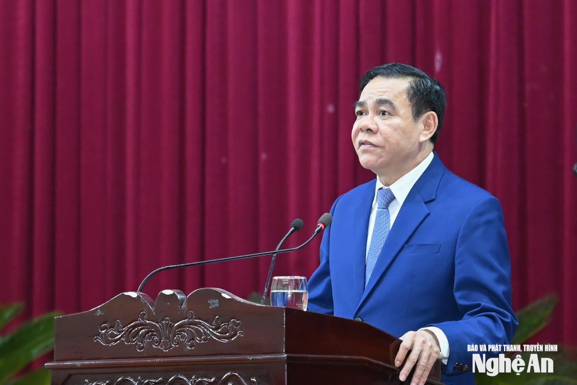 3. Phó Bí thư Tỉnh ủy, Chủ tịch UBND tỉnh Võ Trọng Hải phát biểu tại Kỳ họp thư 35 HĐND tỉnh khóa XVIII trình bày các trọng tâm chính sách phát triển tỉnh. Ảnh Thành Cường