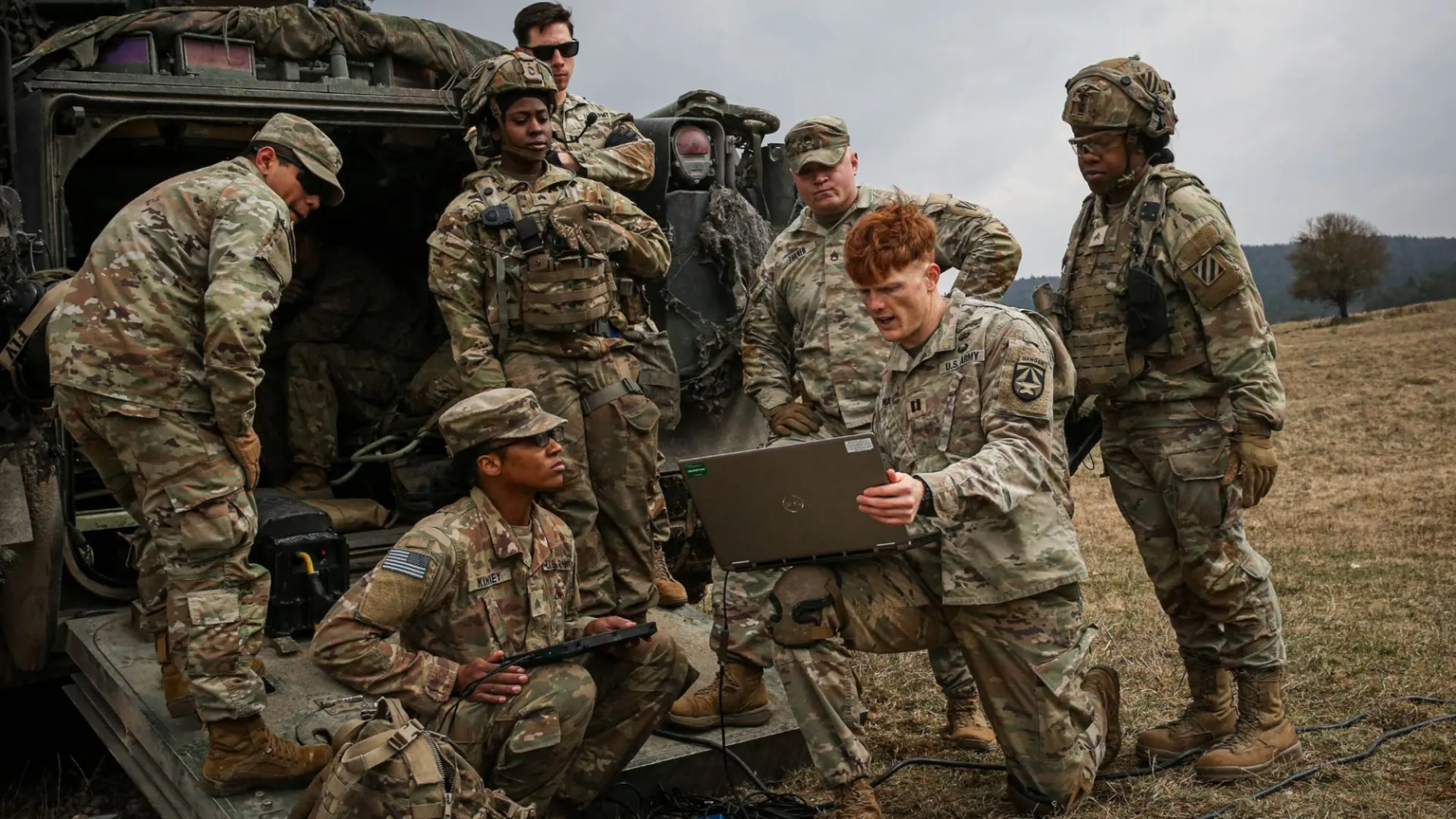 Binh sĩ quân đội Mỹ trong quá trình huấn luyện và tác chiến