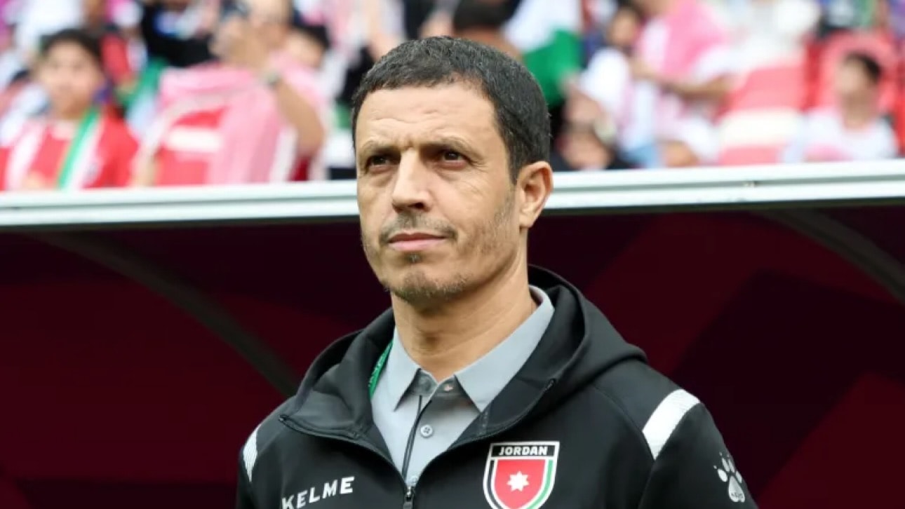 Giám đốc kỹ thuật Jamal Sellami xuất hiện tại sân tập U23 Jordan