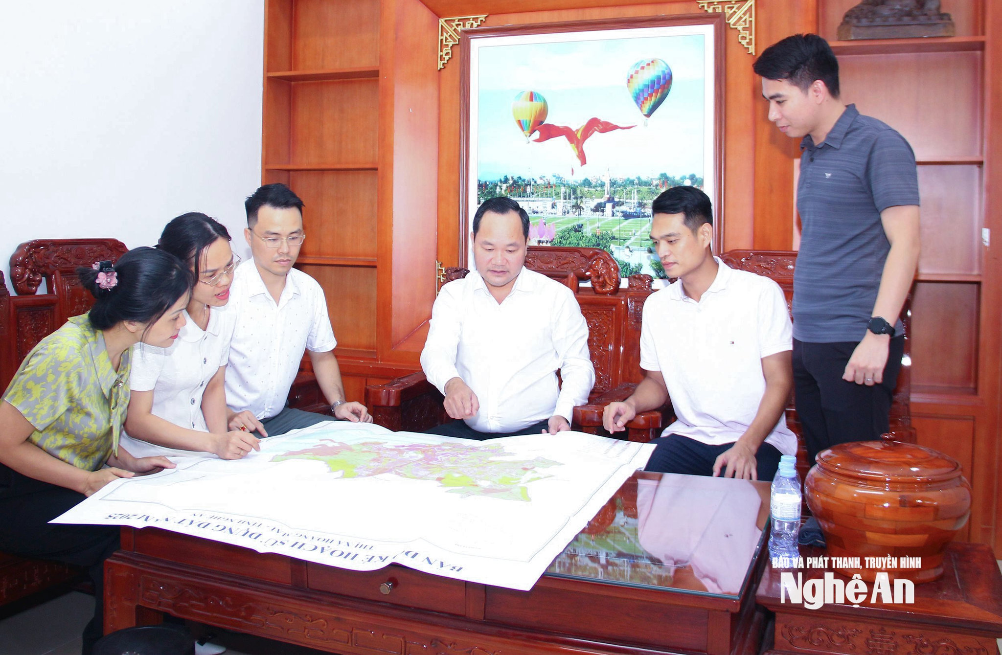 bna_-lanh-dao-chuyen-vien-so-08abed60fe481d620affc4bf9c627a2b.jpg