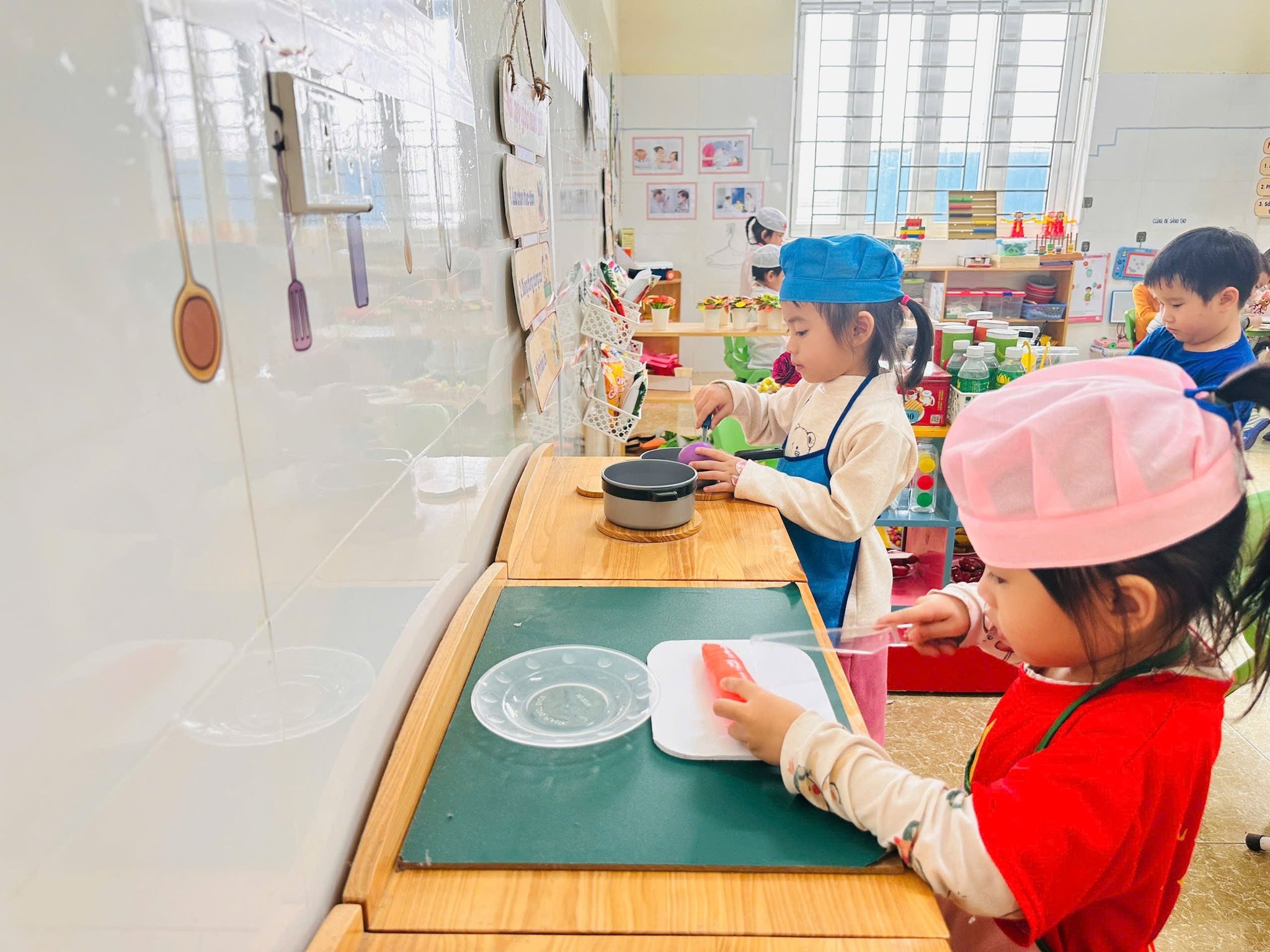 Giờ học của học sinh Trường mầm non Nghi Phong. Ảnh - Mỹ Hà