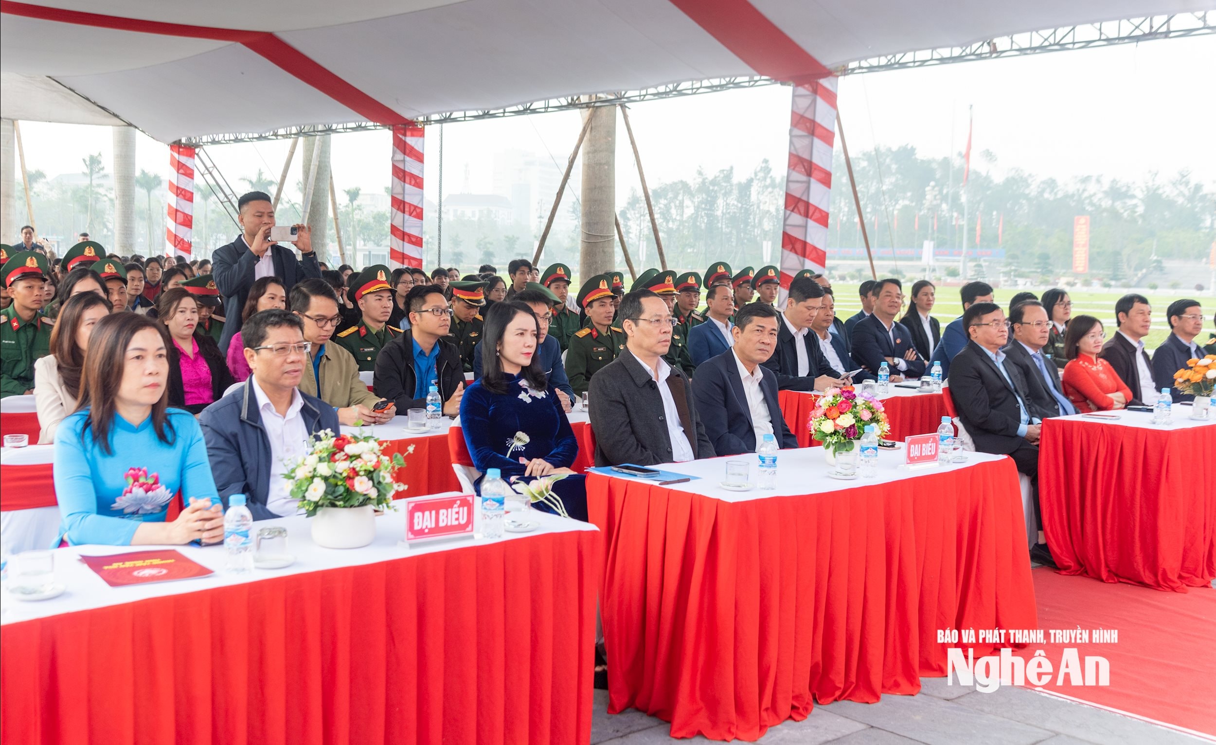 Khai mạc triển lãm ảnh 80 năm Quốc hội Việt Nam_1