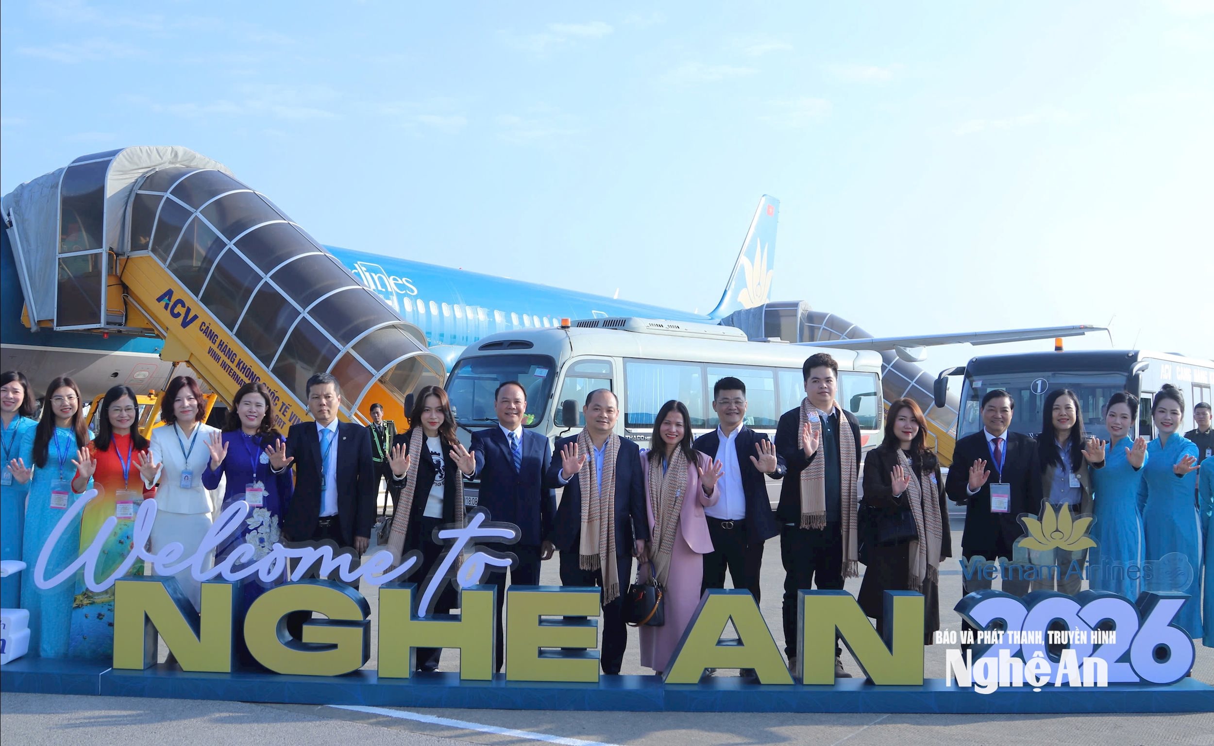 chuyến bay đầu tiên