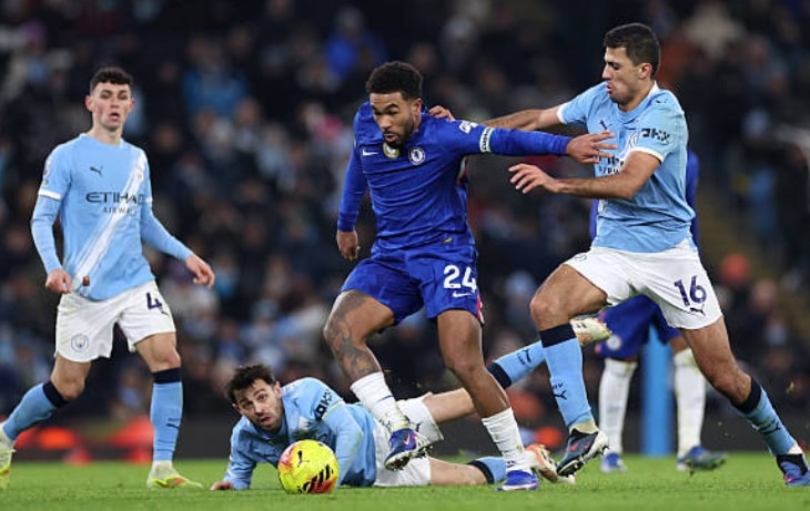 Rodri thống trị khu trung tuyến trong ngày trở lại đội hình xuất phát của Manchester City.