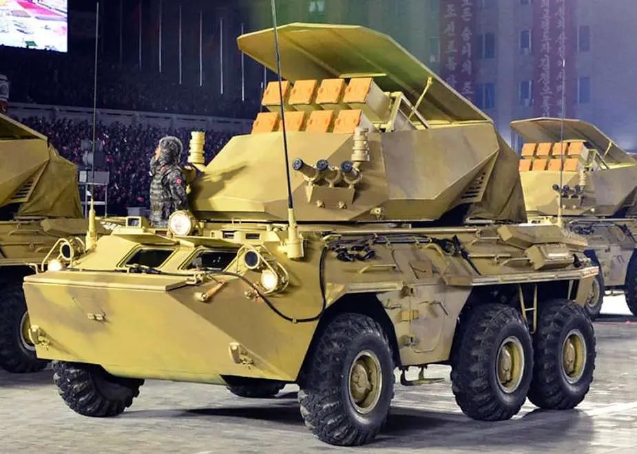 Xe bọc thép Triều Tiên mang bệ phóng tên lửa Bulsae 4 trong duyệt binh
