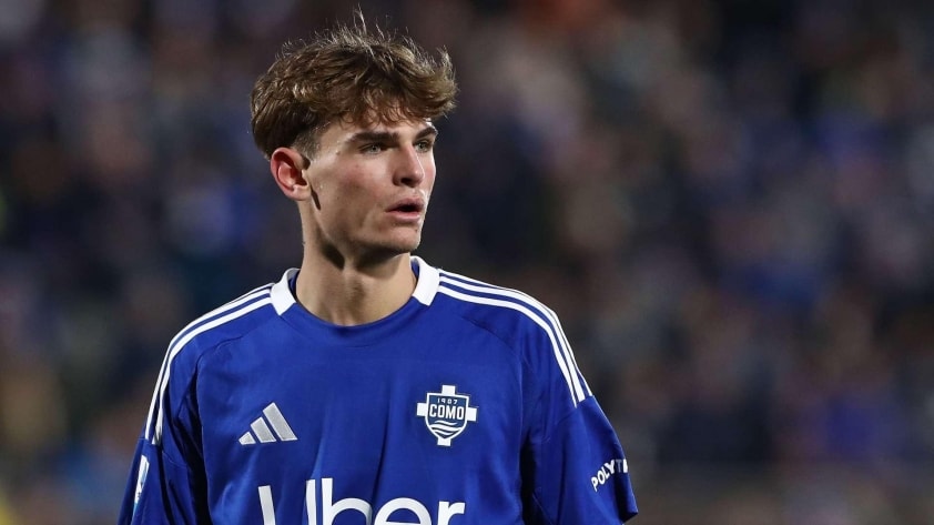Nico Paz trong màu áo Como đạt thỏa thuận trở lại Real Madrid