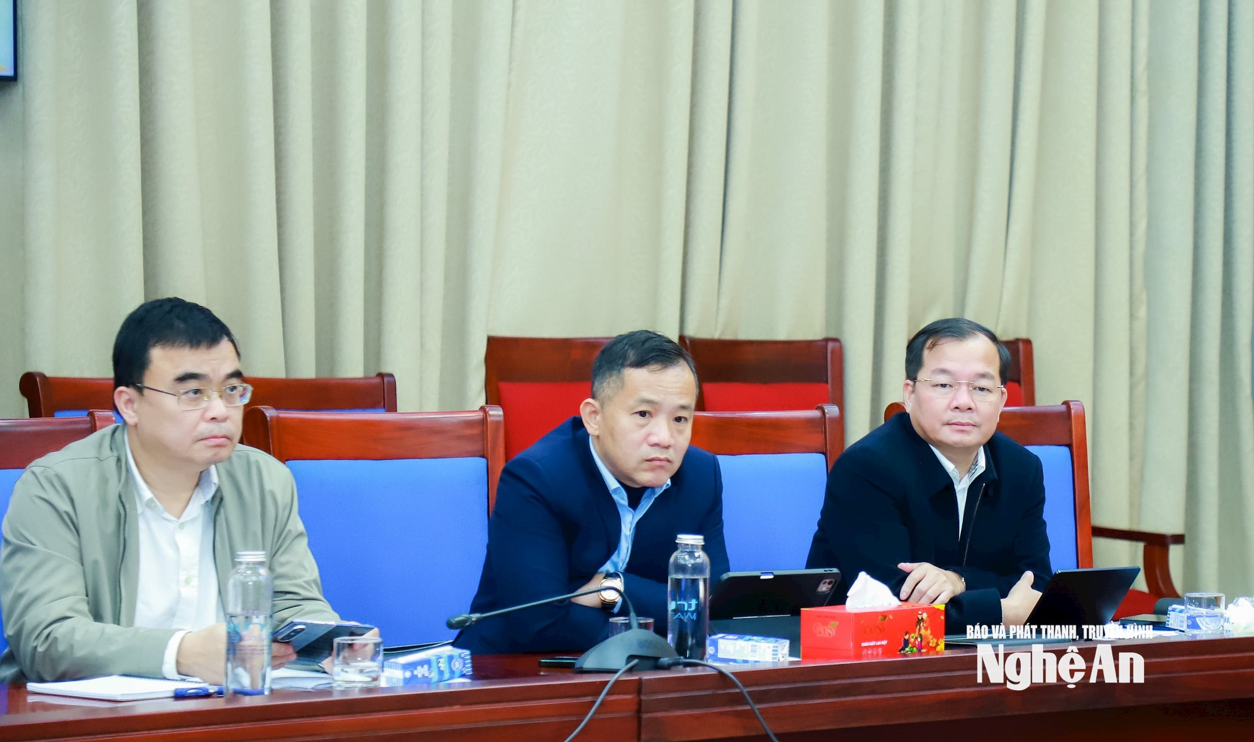 Các đại biểu dự hội nghị tại điểm cầu UBND tỉnh Nghệ An. Ảnh: Thành Duy