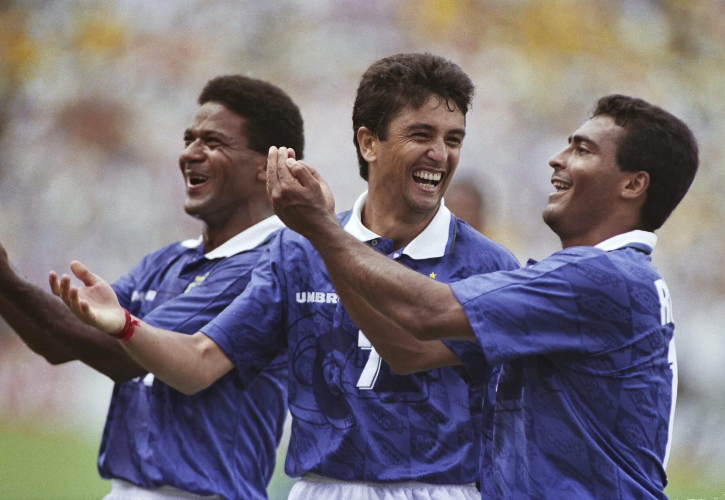 Romario và Bebeto ăn ý trên sân