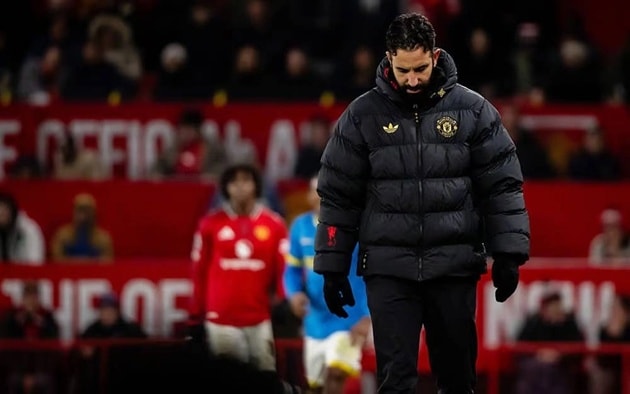 Ruben Amorim và những nỗ lực thay đổi muộn màng tại Man Utd