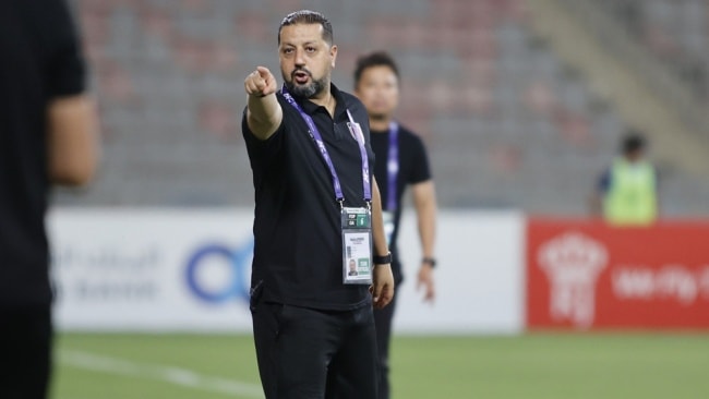 HLV Omar Najhi thận trọng trước thềm đấu U23 Việt Nam.