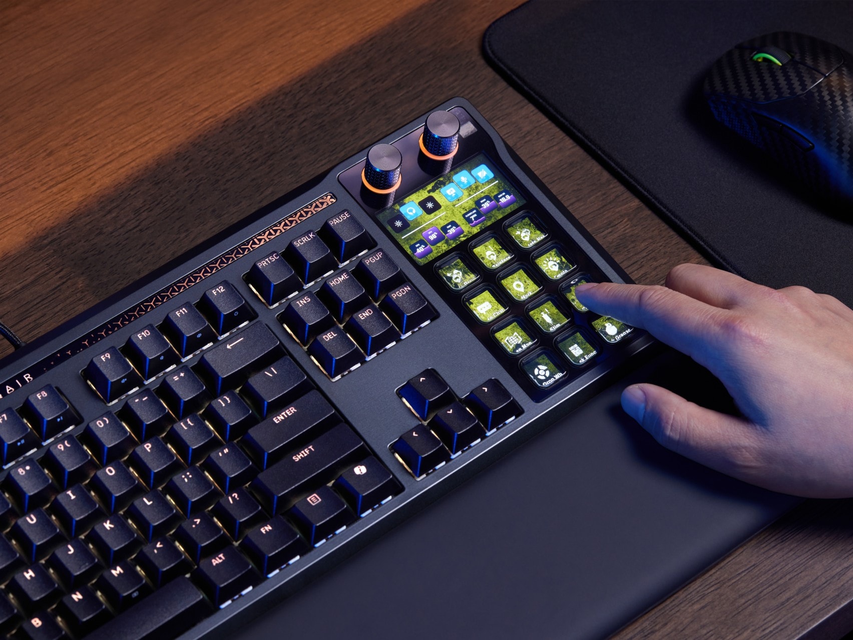 Bàn phím cơ Corsair Galleon 100 SD tích hợp hệ thống điều khiển Stream Deck chuyên nghiệp