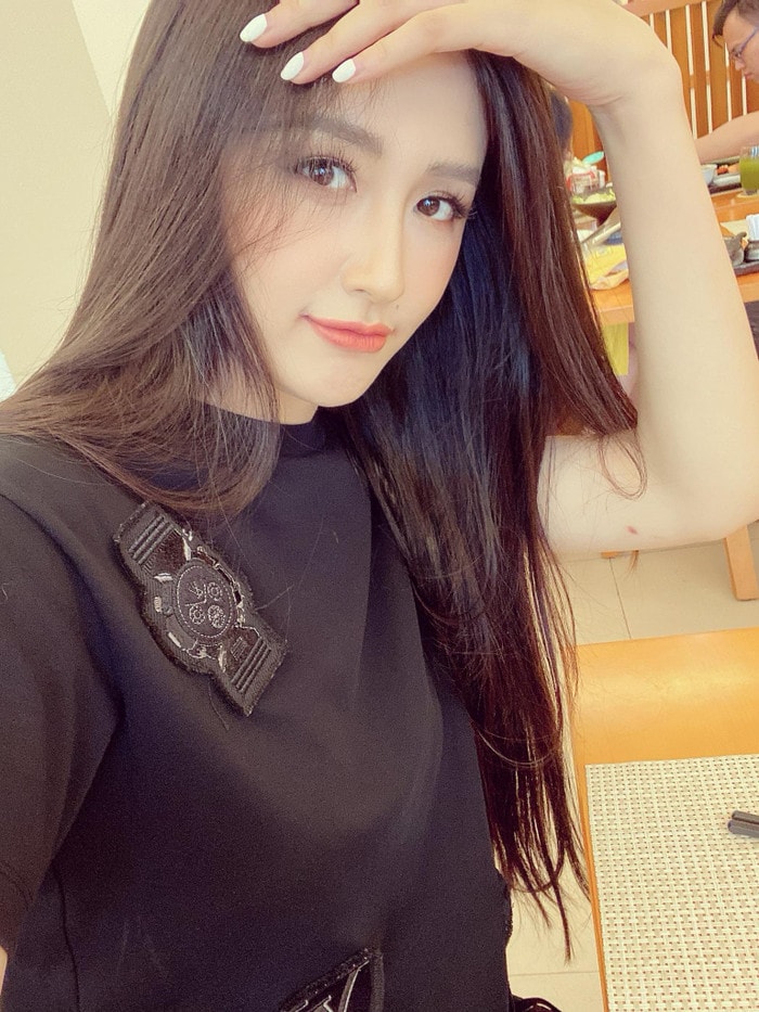 Mai Phương Thúy từng thông báo tài khoản Facebook cá nhân có thể đã bị hack.