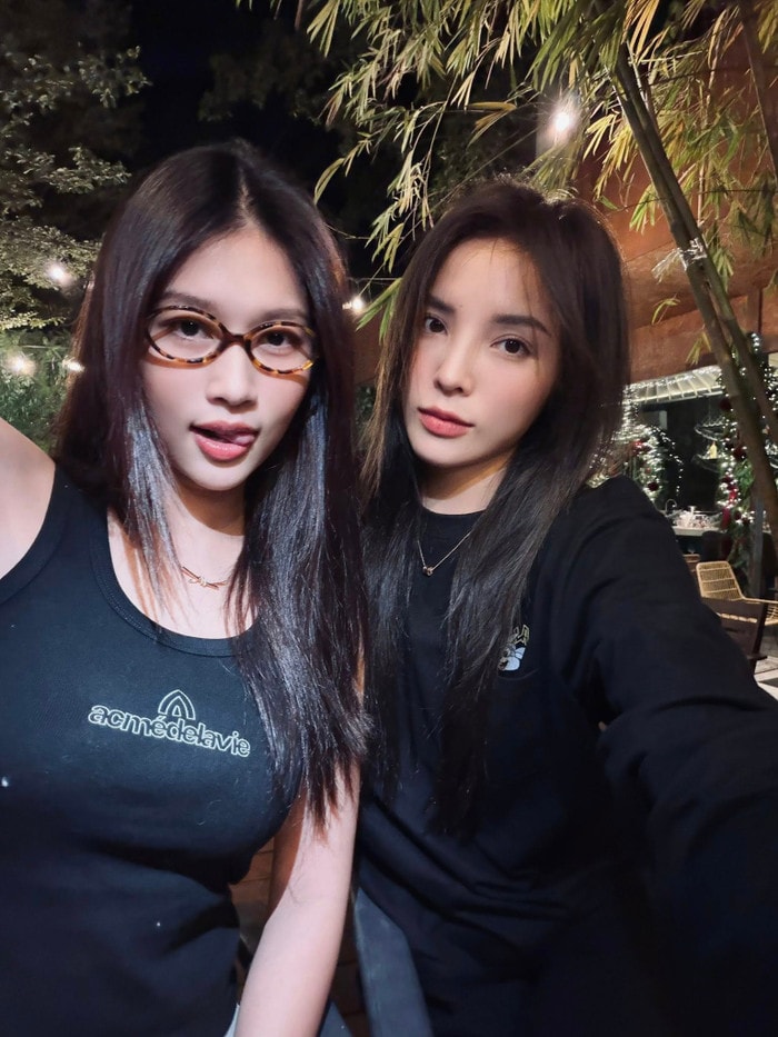 Bữa tối ấm cúng giữa hai nàng hậu.