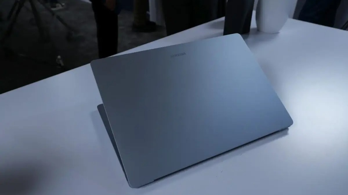Cận cảnh hệ thống tản nhiệt trên Galaxy Book 6 Ultra