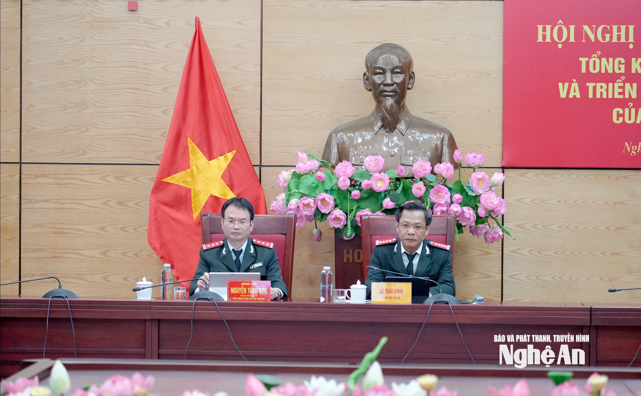 chủ trì