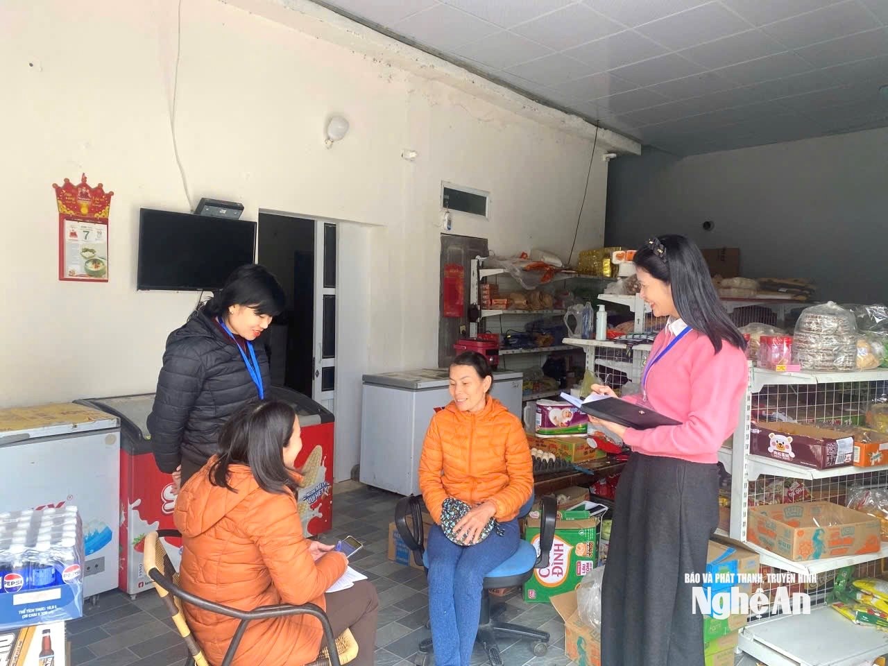 Điều tra kinh tế tại phường Hoàng Mai. Ảnh: TH