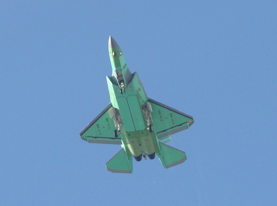 Tiêm kích J-35A thực hiện chuyến bay thử nghiệm tại cơ sở của Shenyang Aircraft Corporation.