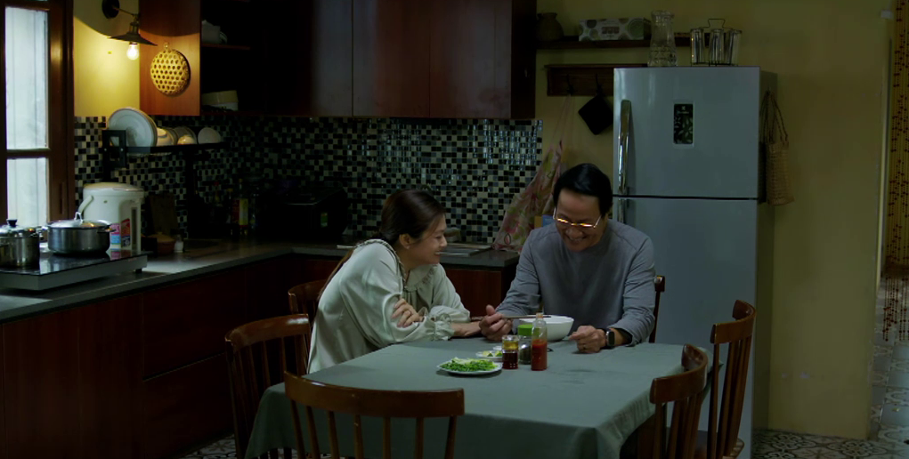 Bà Ánh hạnh phúc bên gia đình mà không biết sóng gió sắp ập đến