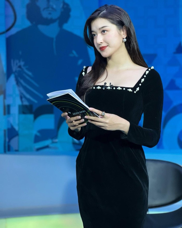 Á hậu Huyền My từng thể hiện hình ảnh nhiệt huyết khi đảm nhận vai trò BTV, MC thể thao. Ảnh: FBNV