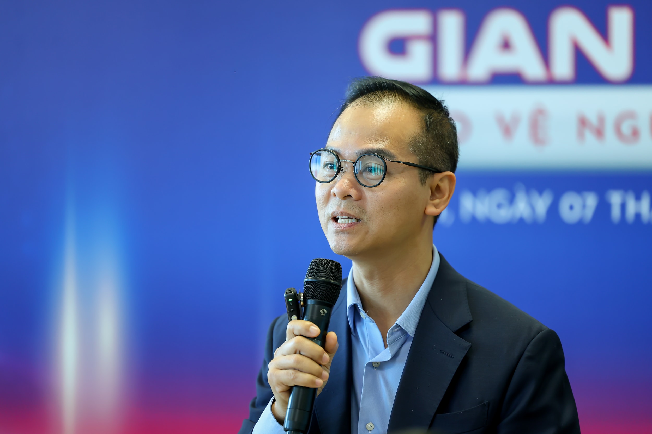 Ông Nguyễn Hoàng Long phát biểu tại chương trình sơ kết